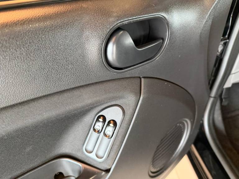 FORD - FIESTA - 2013/2014 - Preta - R$ 32.900,00