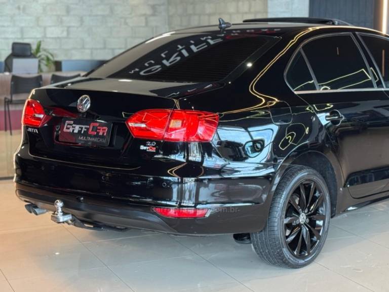 VOLKSWAGEN - JETTA - 2012/2013 - Preta - R$ 68.900,00