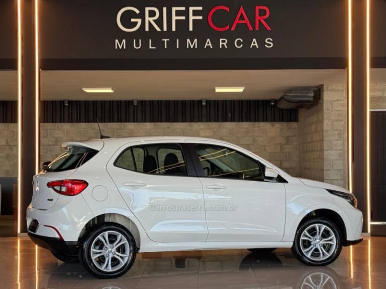 FIAT - ARGO - 2023/2024 - Branca - R$ 73.900,00