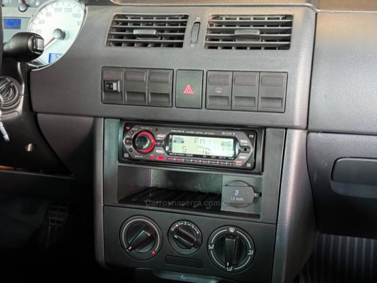 VOLKSWAGEN - GOL - 2003/2003 - Prata - R$ 39.900,00