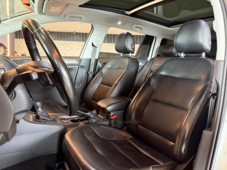 VOLKSWAGEN - GOLF - 2015/2015 - Branca - R$ 82.900,00