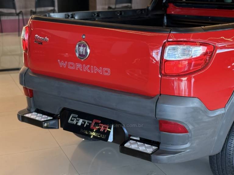 FIAT - STRADA - 2016/2017 - Vermelha - Sob Consulta