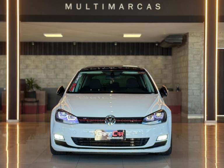 VOLKSWAGEN - GOLF - 2013/2014 - Branca - R$ 89.900,00