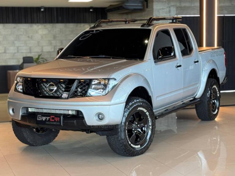 NISSAN - FRONTIER - 2011/2012 - Prata - R$ 96.900,00