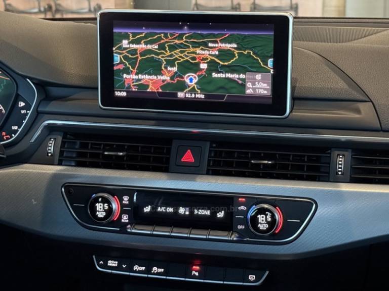 AUDI - A4 - 2019/2019 - Cinza - R$ 199.900,00