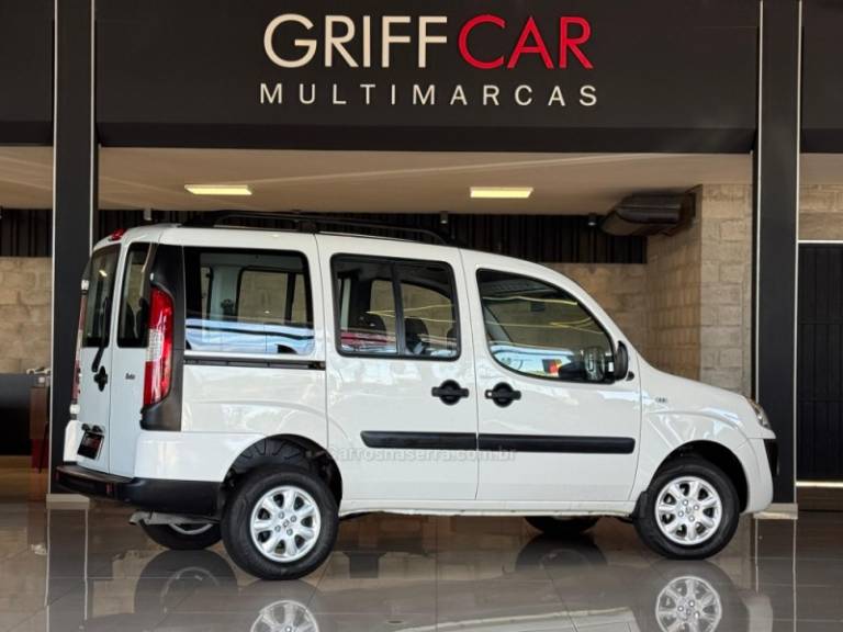 FIAT - DOBLÓ - 2013/2014 - Branca - R$ 51.900,00