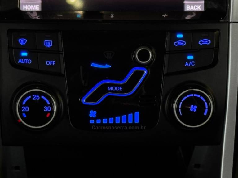 HYUNDAI - SONATA - 2011/2012 - Prata - R$ 72.900,00