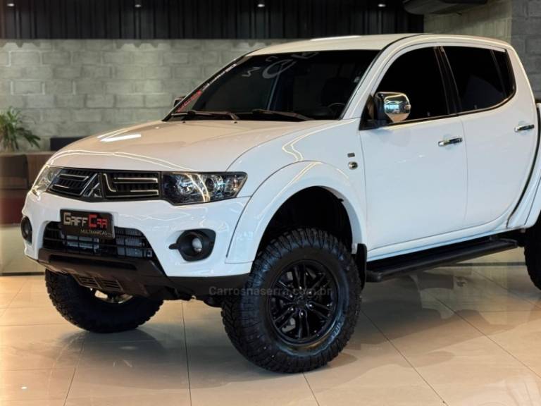 MITSUBISHI - L200 TRITON - 2014/2015 - Branca - R$ 139.900,00