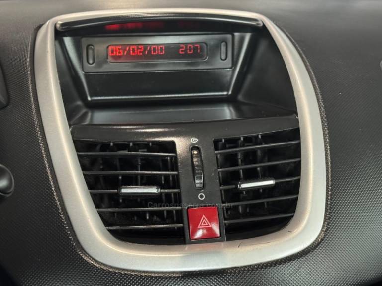 PEUGEOT - 207 - 2011/2012 - Preta - R$ 16.900,00