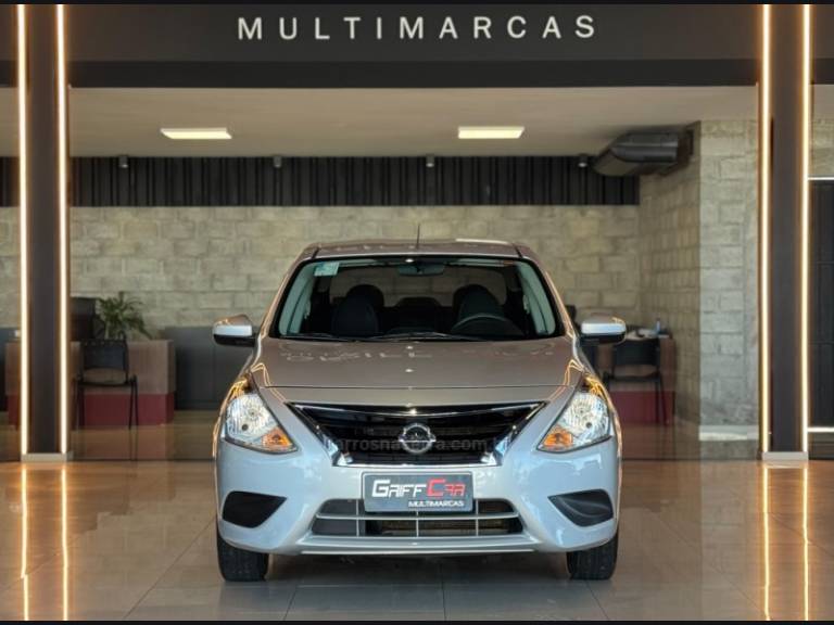 NISSAN - VERSA - 2017/2017 - Prata - R$ 59.900,00