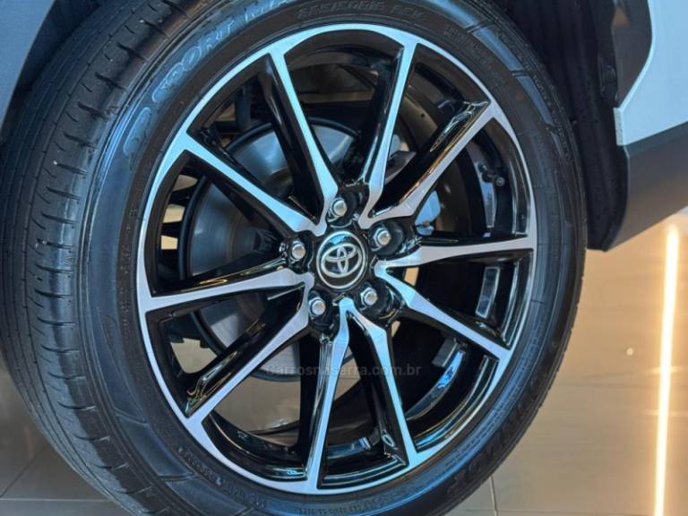 TOYOTA - COROLLA - 2024/2024 - Branca - R$ 169.900,00