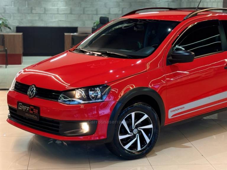 VOLKSWAGEN - SAVEIRO - 2013/2014 - Vermelha - R$ 55.900,00