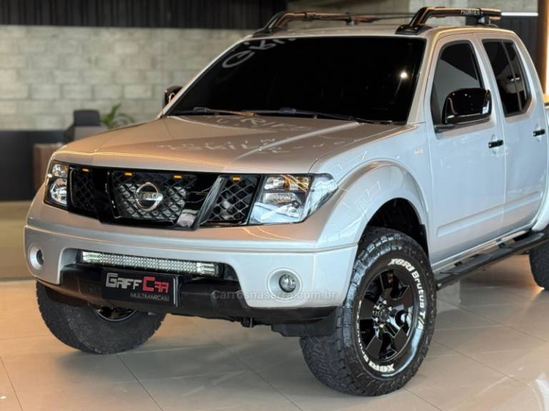 NISSAN - FRONTIER - 2011/2012 - Prata - R$ 96.900,00