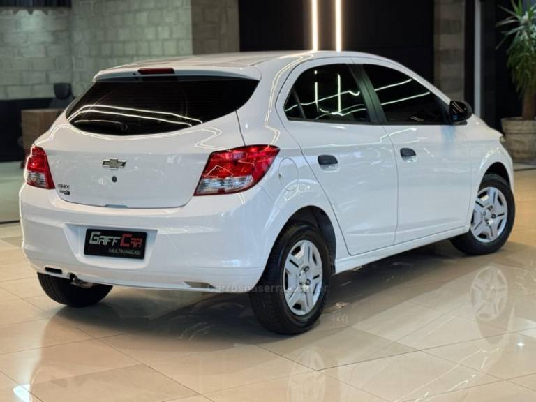CHEVROLET - ONIX - 2017/2018 - Branca - R$ 49.900,00
