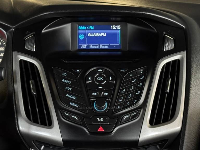 FORD - FOCUS - 2012/2014 - Prata - R$ 49.900,00