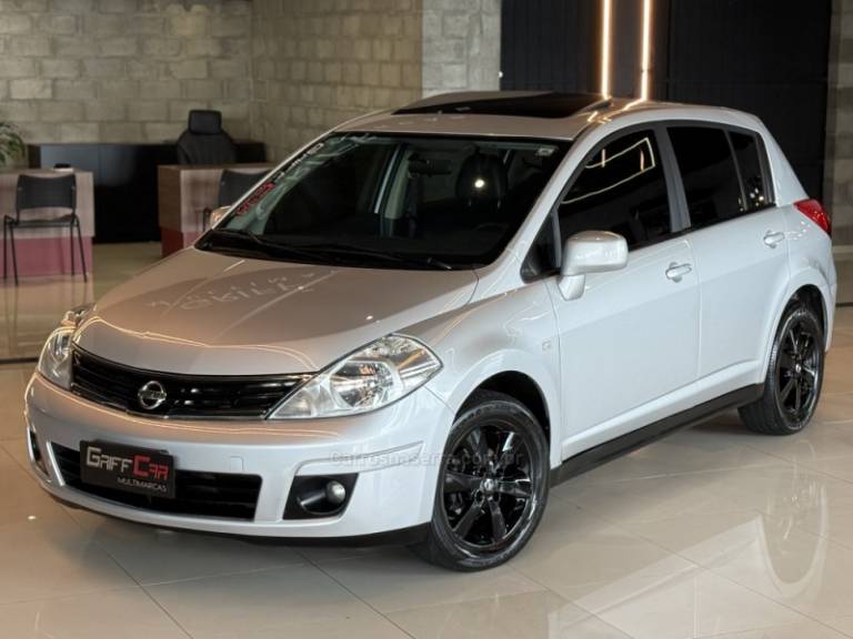 NISSAN - TIIDA - 2010/2011 - Prata - R$ 43.900,00