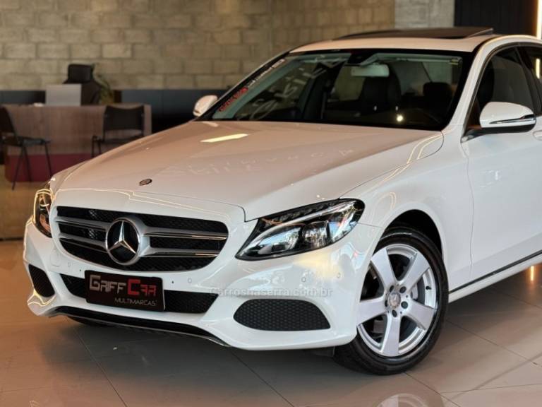 MERCEDES-BENZ - C 200 - 2015/2016 - Branca - R$ 125.900,00