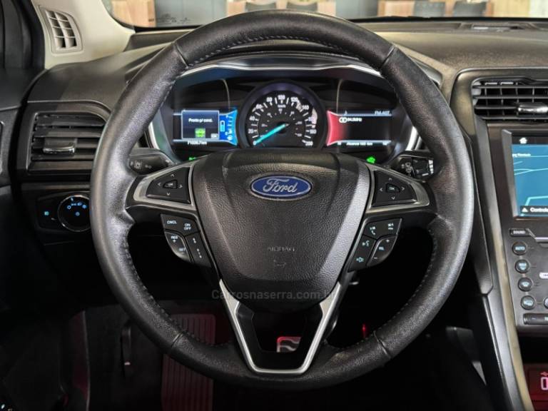 FORD - FUSION - 2018/2018 - Branca - R$ 89.900,00