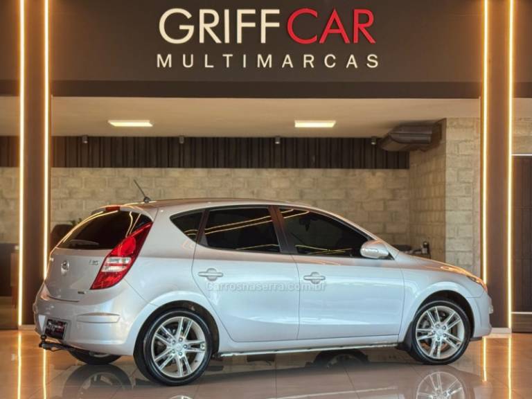 HYUNDAI - I30 - 2011/2012 - Prata - R$ 47.900,00