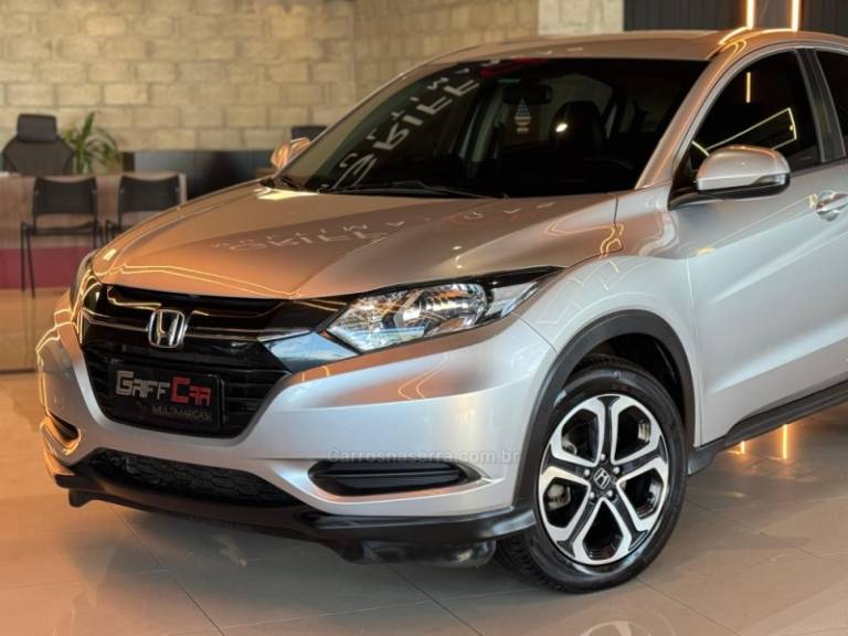 HONDA - HR-V - 2015/2016 - Prata - R$ 85.900,00