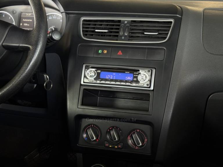 VOLKSWAGEN - FOX - 2010/2011 - Prata - R$ 39.900,00