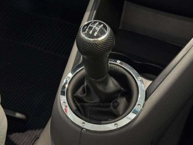 VOLKSWAGEN - SAVEIRO - 2000/2001 - Vermelha - R$ 69.900,00