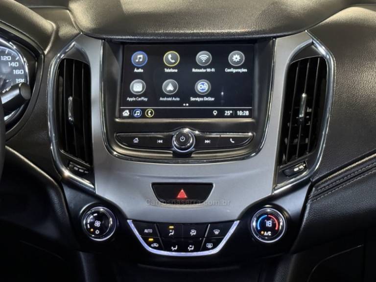 CHEVROLET - CRUZE - 2022/2023 - Branca - R$ 109.900,00