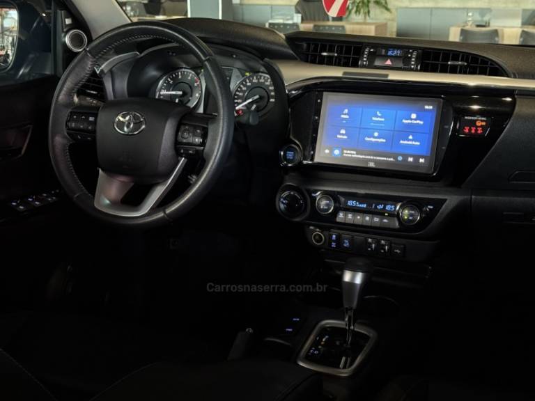TOYOTA - HILUX - 2024/2024 - Preta - R$ 311.900,00
