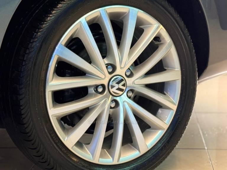 VOLKSWAGEN - JETTA - 2017/2018 - Cinza - R$ 92.900,00