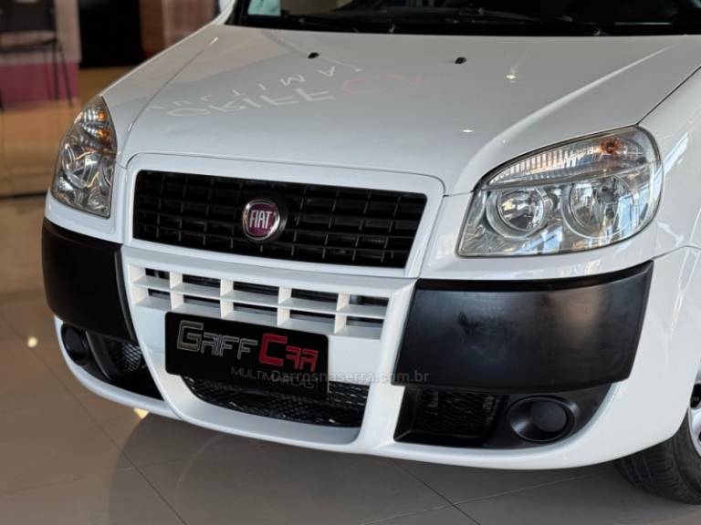 FIAT - DOBLÓ - 2013/2014 - Branca - R$ 51.900,00