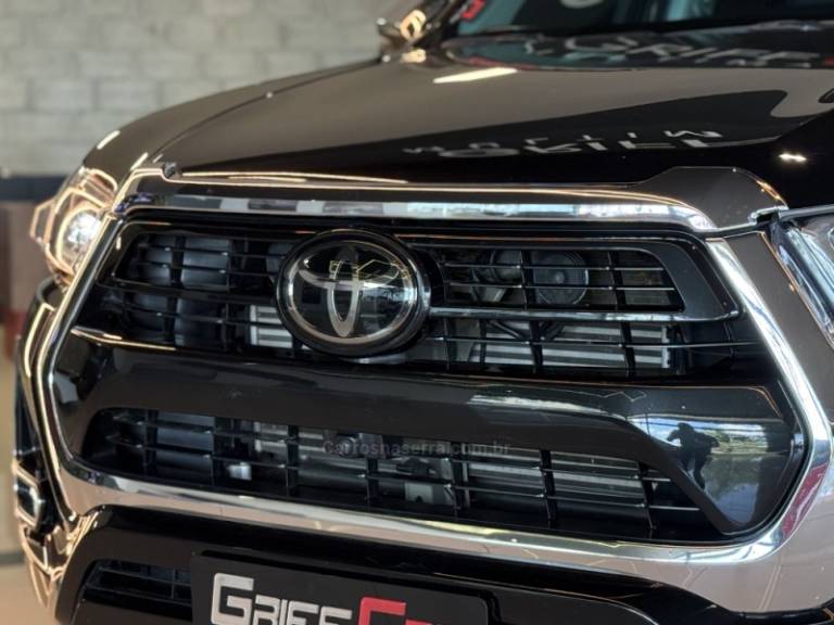 TOYOTA - HILUX - 2024/2024 - Preta - R$ 311.900,00