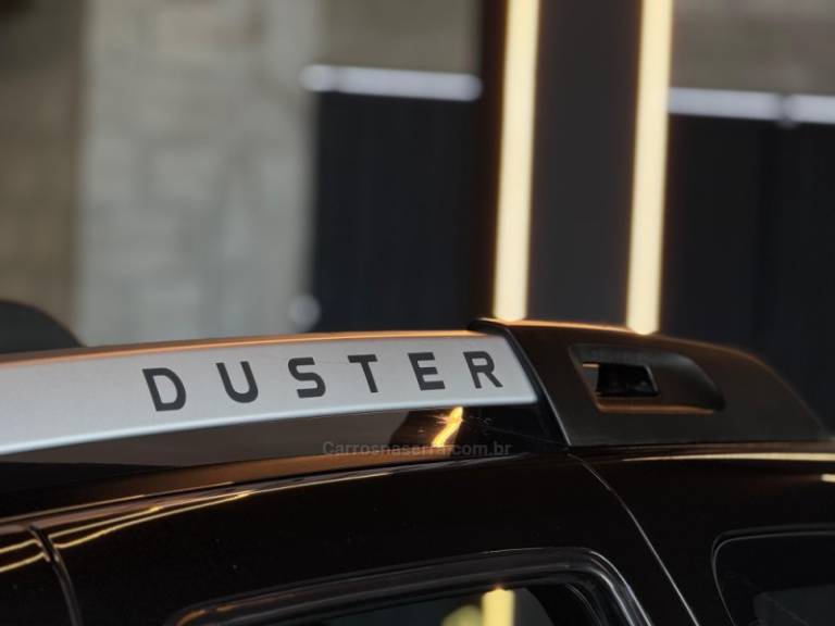 RENAULT - DUSTER - 2015/2016 - Preta - R$ 63.900,00