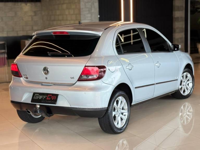 VOLKSWAGEN - GOL - 2010/2011 - Prata - R$ 36.900,00