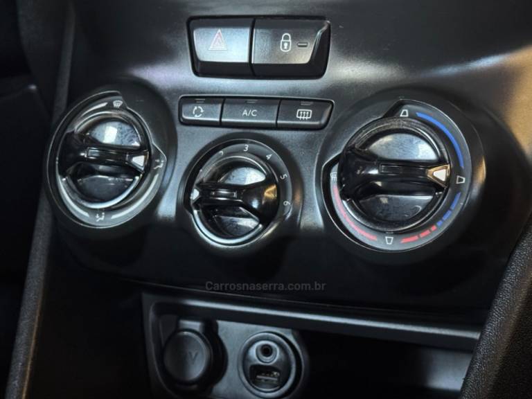 PEUGEOT - 208 - 2014/2015 - Vermelha - R$ 45.900,00