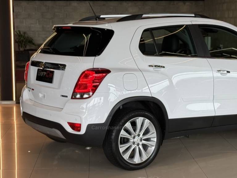 CHEVROLET - TRACKER - 2018/2018 - Branca - R$ 89.900,00