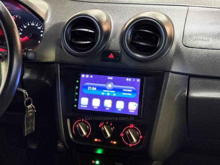 VOLKSWAGEN - SAVEIRO - 2013/2014 - Vermelha - R$ 55.900,00