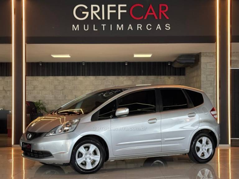 HONDA - FIT - 2011/2012 - Prata - R$ 39.900,00