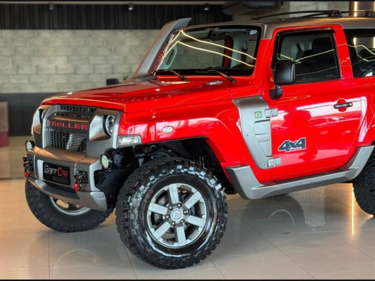 TROLLER - T4 - 2017/2018 - Vermelha - R$ 183.900,00