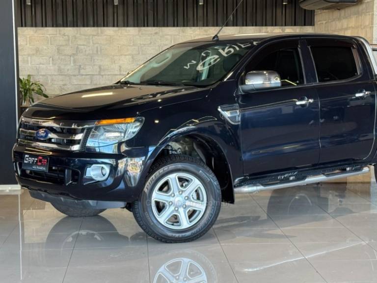 FORD - RANGER - 2014/2015 - Cinza - R$ 94.900,00