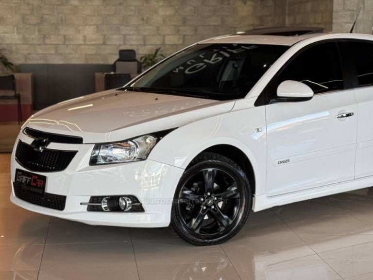 CHEVROLET - CRUZE - 2013/2013 - Branca - R$ 69.900,00