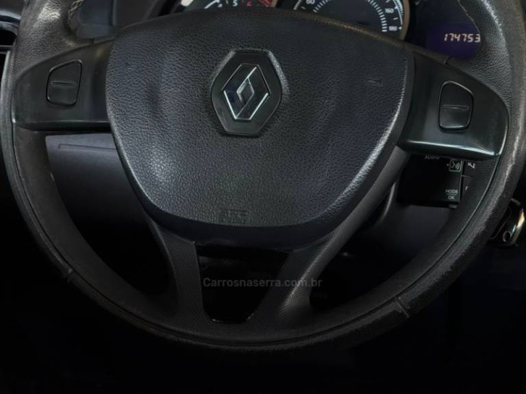 RENAULT - DUSTER - 2015/2016 - Preta - R$ 63.900,00