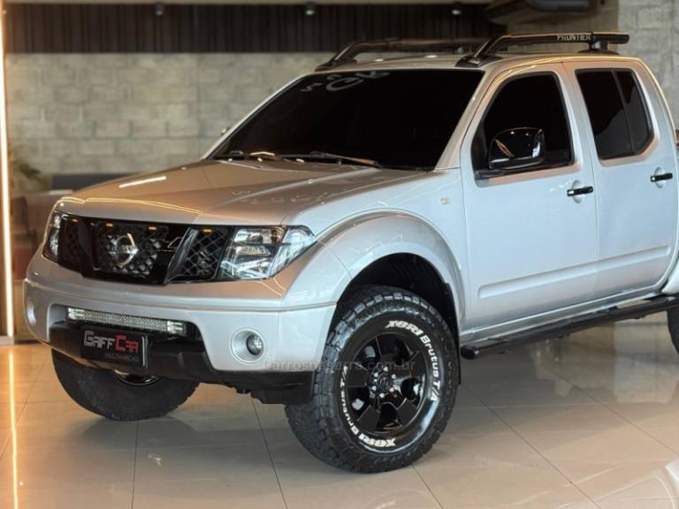 NISSAN - FRONTIER - 2011/2012 - Prata - R$ 96.900,00