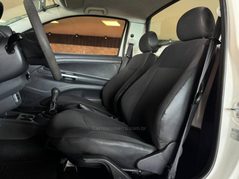 VOLKSWAGEN - SAVEIRO - 2016/2017 - Branca - R$ 51.900,00