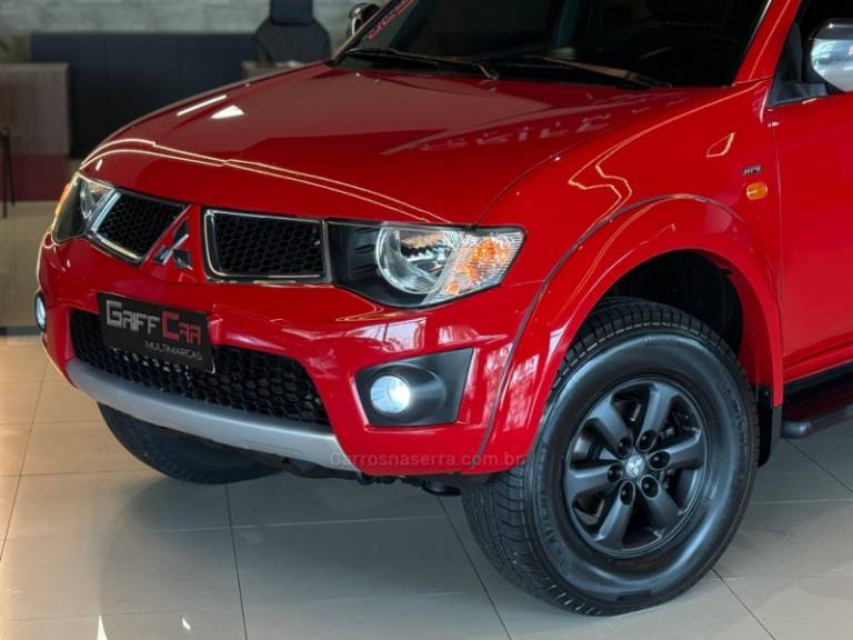 MITSUBISHI - L200 TRITON - 2012/2012 - Vermelha - R$ 109.900,00