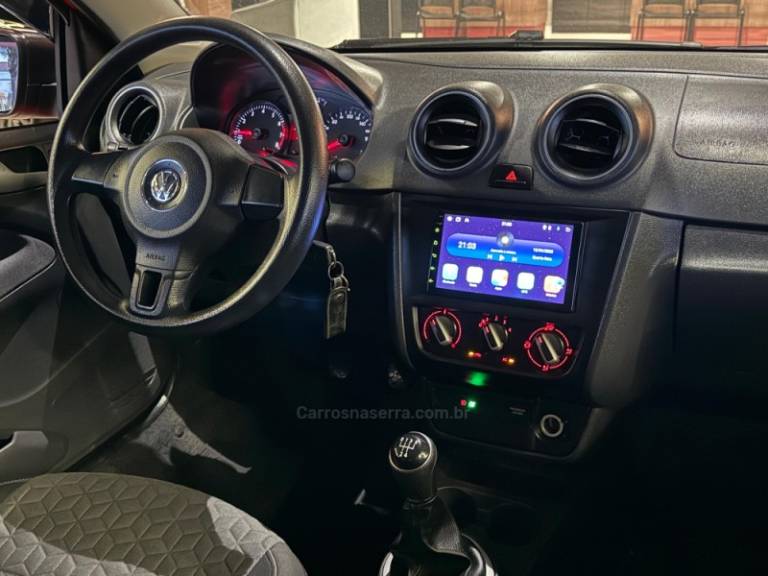 VOLKSWAGEN - SAVEIRO - 2013/2014 - Vermelha - R$ 55.900,00