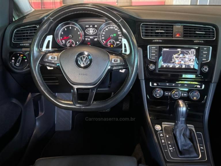 VOLKSWAGEN - GOLF - 2013/2014 - Branca - R$ 89.900,00