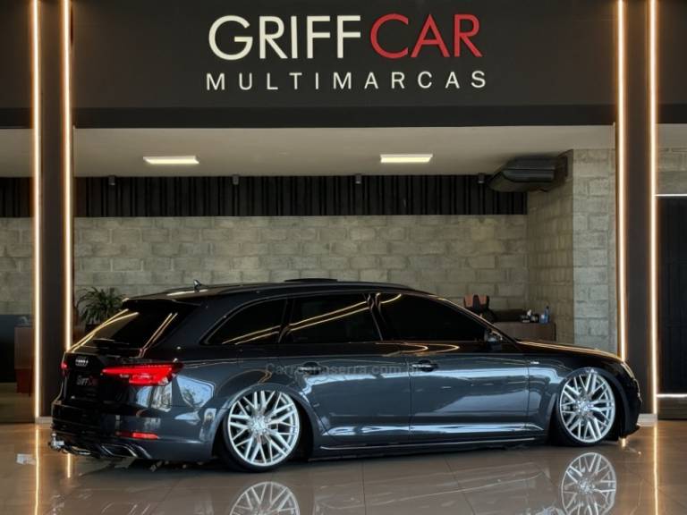 AUDI - A4 - 2019/2019 - Cinza - R$ 179.900,00