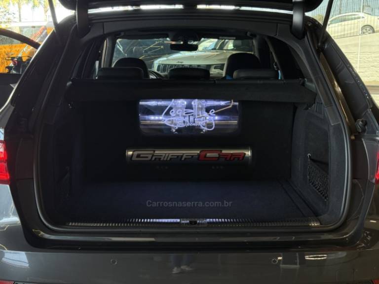 AUDI - A4 - 2019/2019 - Cinza - R$ 199.900,00