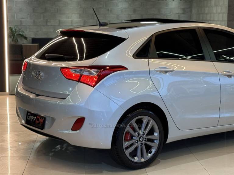 HYUNDAI - I30 - 2015/2016 - Prata - R$ 91.900,00