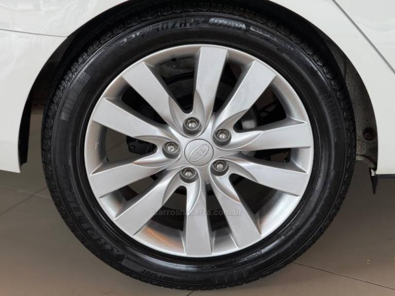 KIA MOTORS - CERATO - 2012/2013 - Branca - R$ 59.900,00